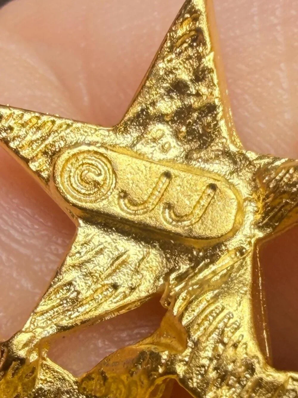 JJ Shooting Star Brooch Gold Tone Rhinestone Vintage 3.2